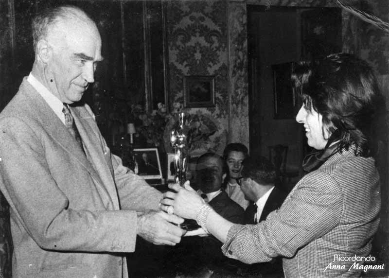 Consegna statuetta Oscar Anna Magnani