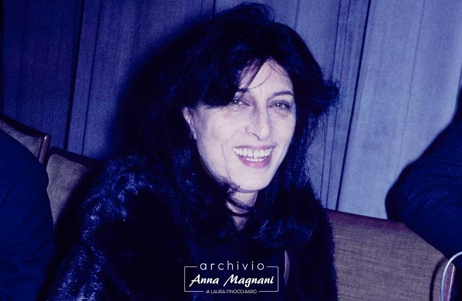 Anna Magnani ridere di cuore